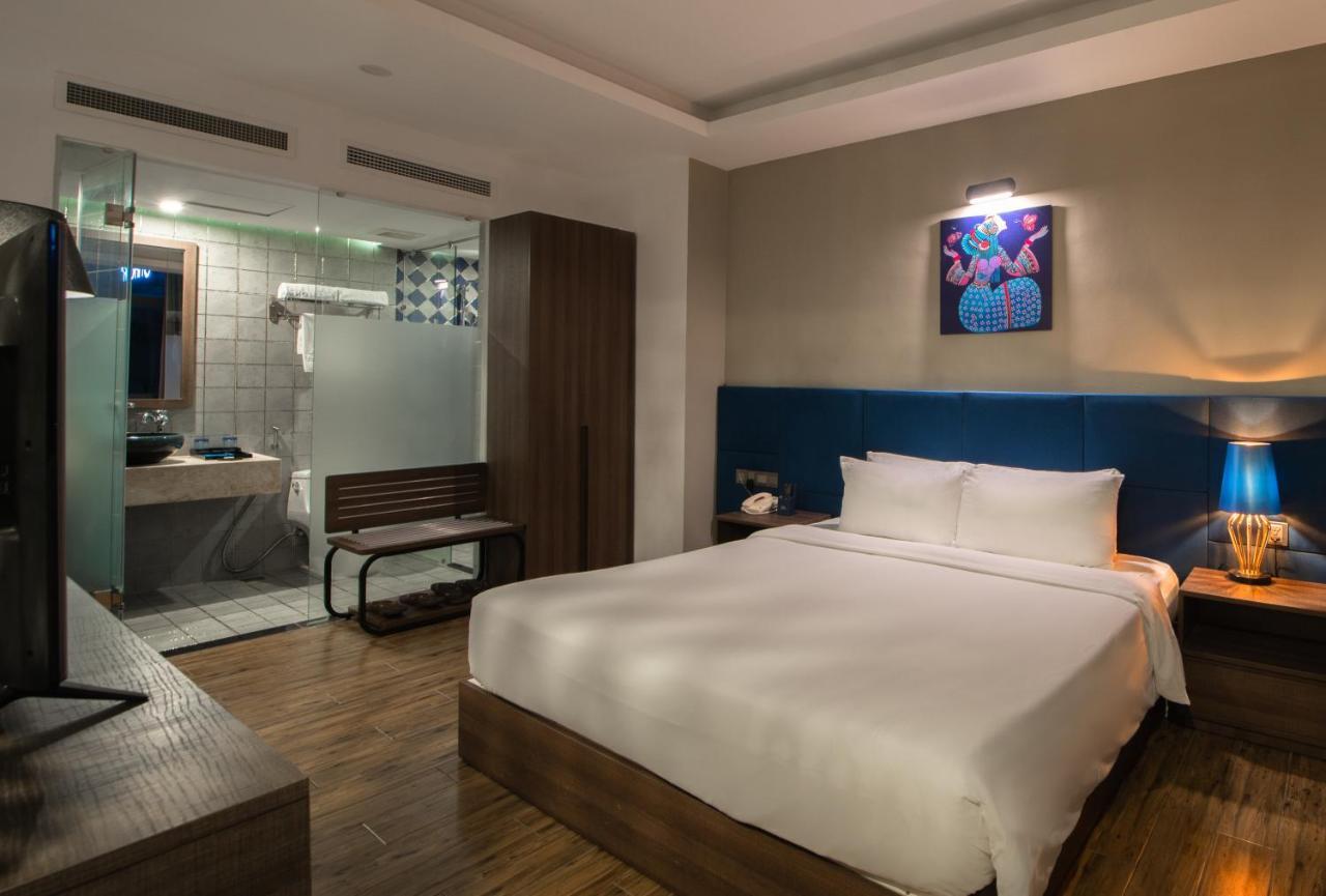 Khách sạn Aaron 3*